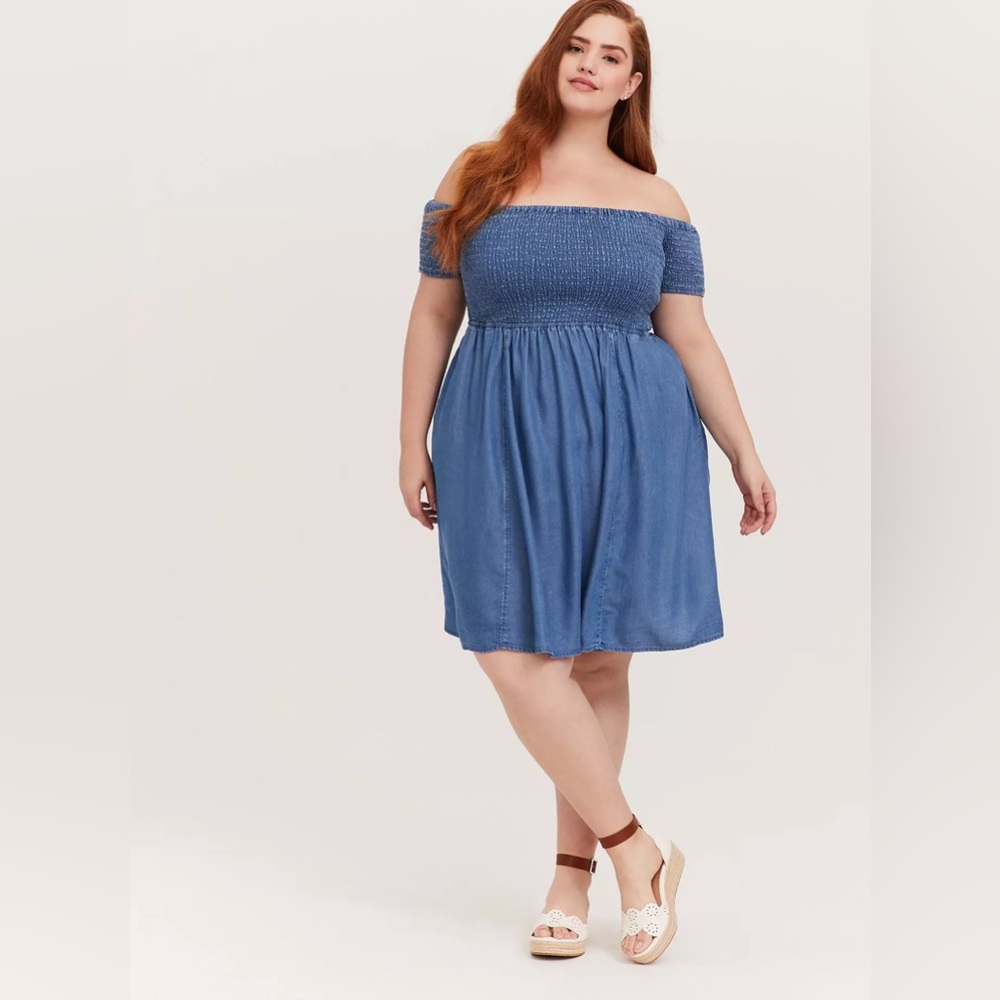 Torrid Blue‎ Chambray Off Shoulder Smocked Skater Dress Sz 0 L 12